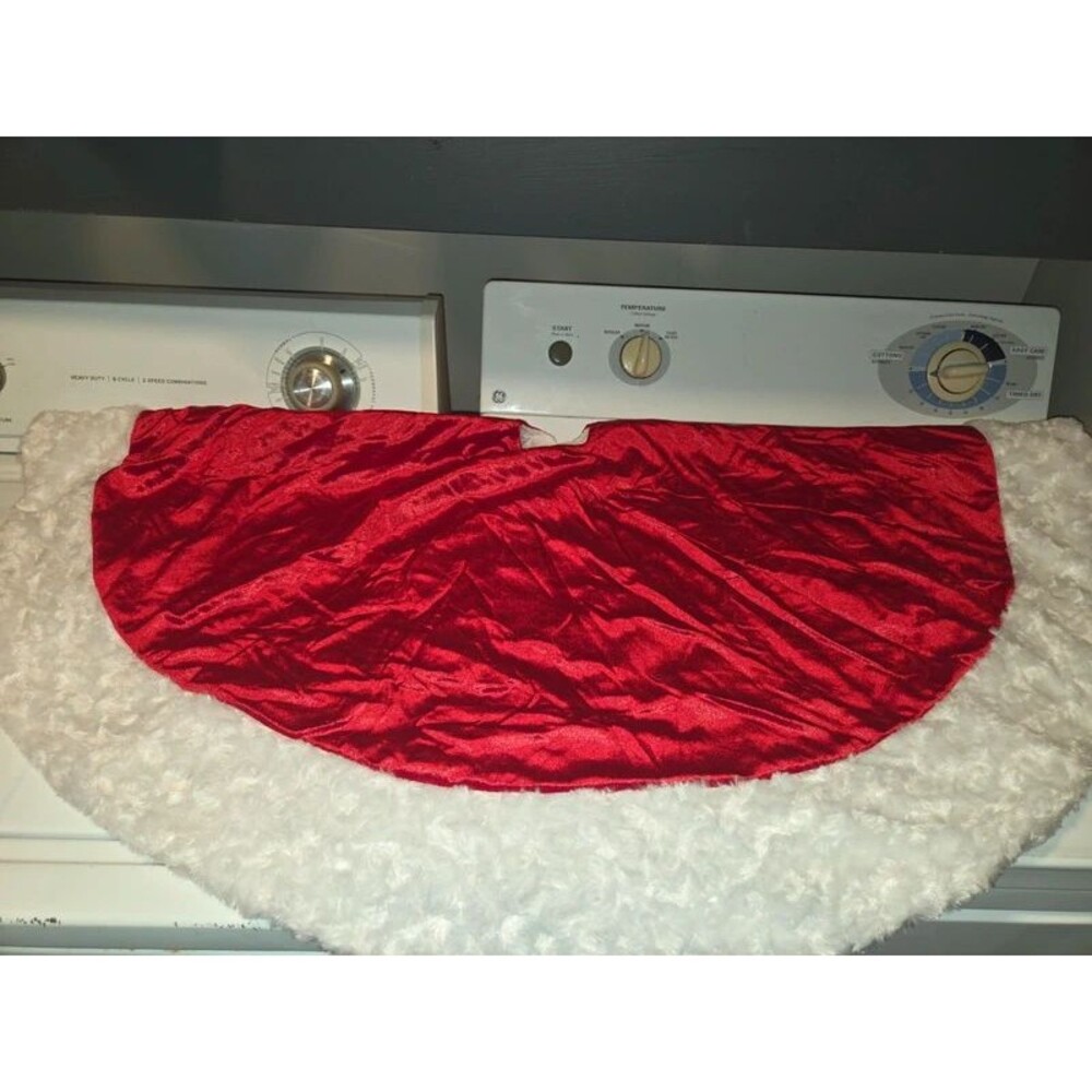 Christmas tree skirt